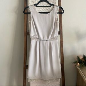 BCBGMaxAzria beige/grey chiffon & delicate lace detailed sleeveless mini dress